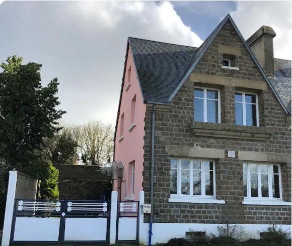 Maison Rose Cherence-le-Roussel Luaran gambar